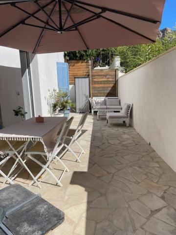 Azur Appart 4 Pers - Parking - Terrasse - 10Min Du Centre Кассі Екстер'єр фото